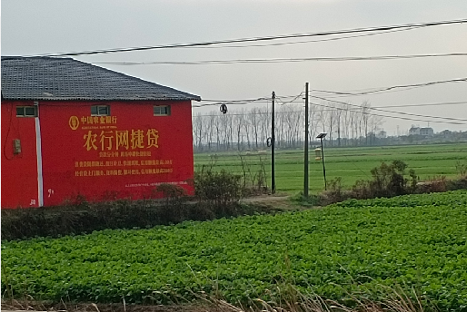  陇县如何防止墙体广告褪色呢？