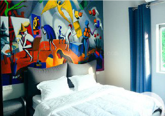  陇县对于酒店的墙体彩绘而言更注重哪些方面？